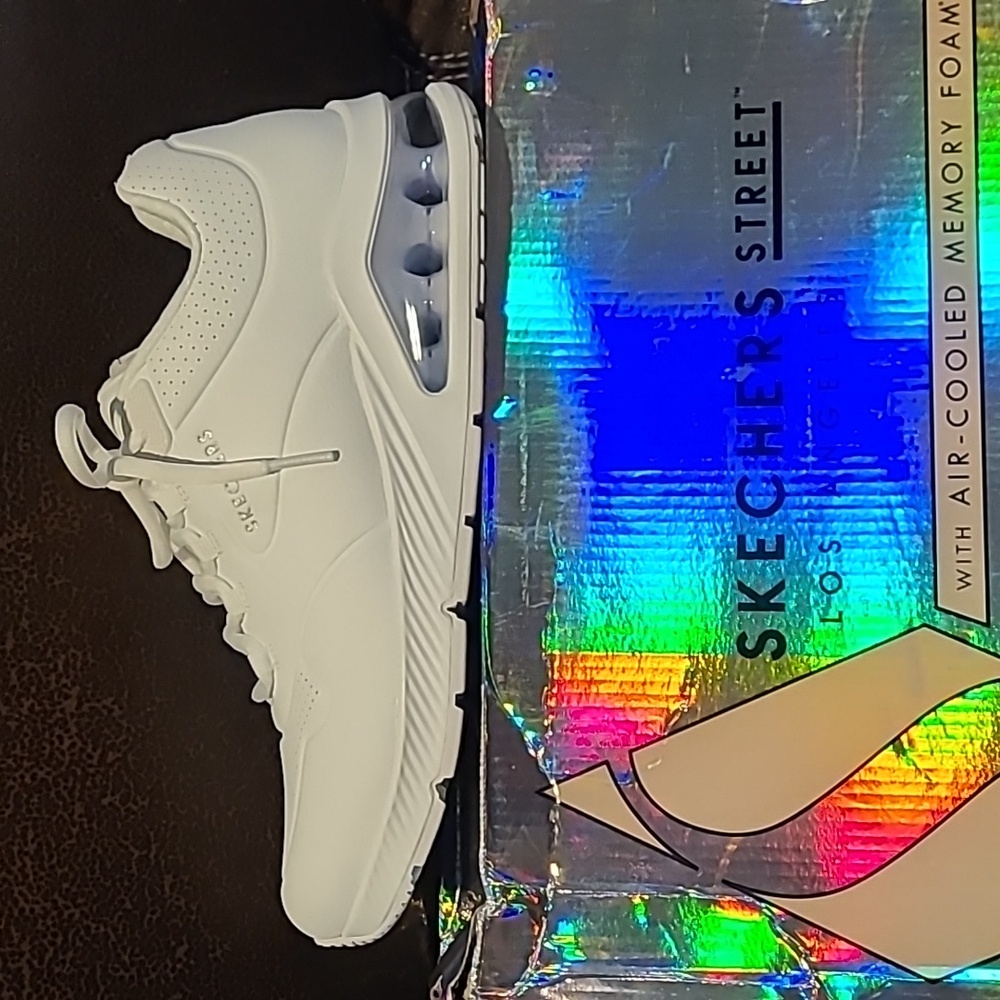 Skechers with Air-cooled memory foam size 9.5